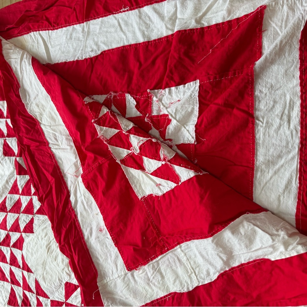 Antique 1930s Red And White Ocean Waves Quilt Top - Picture 11 of 14